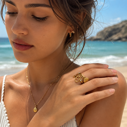 Bracelet de Main Élégance Cristal – Chaîne de Main & Bague Intégrée en Acier Inoxydable Doré