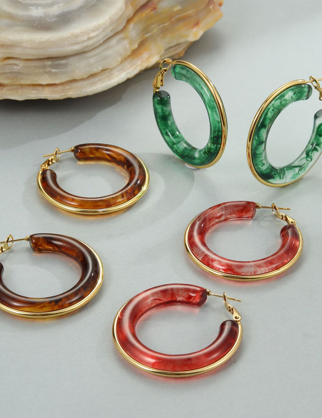 Boucles d’Oreilles Créoles en Résine Marbrée – Élégance Vintage & Tendance
