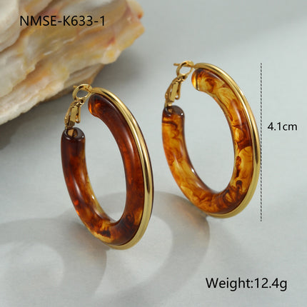 Boucles d’Oreilles Créoles en Résine Marbrée – Élégance Vintage & Tendance